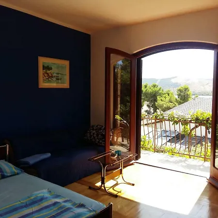 By The Sea Apartment *