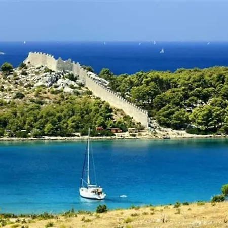 Apartment By The Sea *
