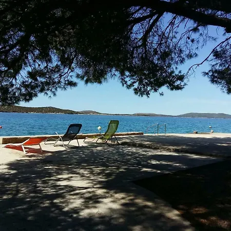 By The Sea Apartment *